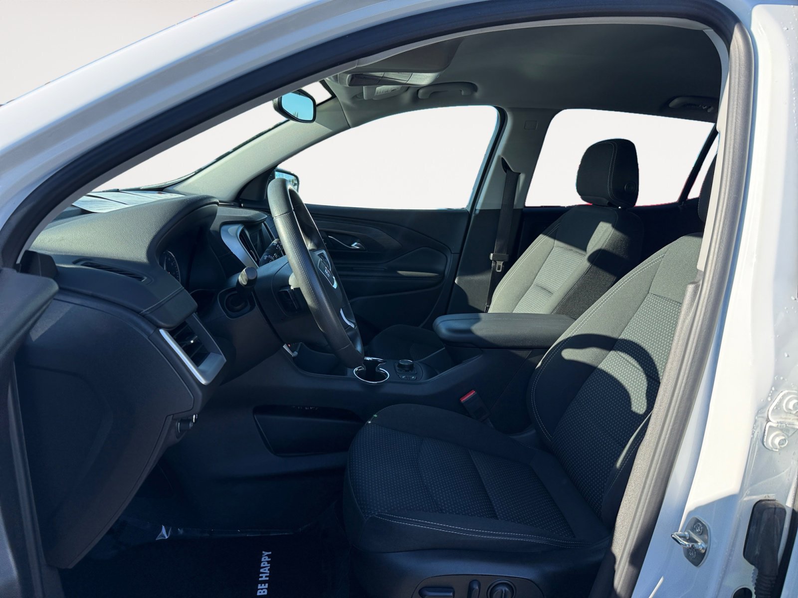 Used 2023 GMC Terrain SLE w/ Driver Convenience Package image 10