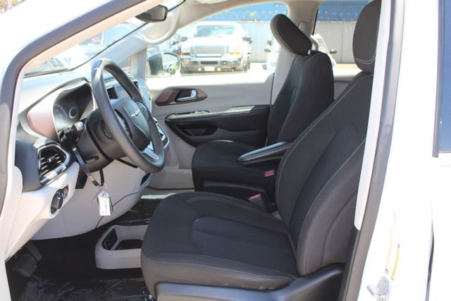 Used 2024 Chrysler Voyager LX FWD image 36