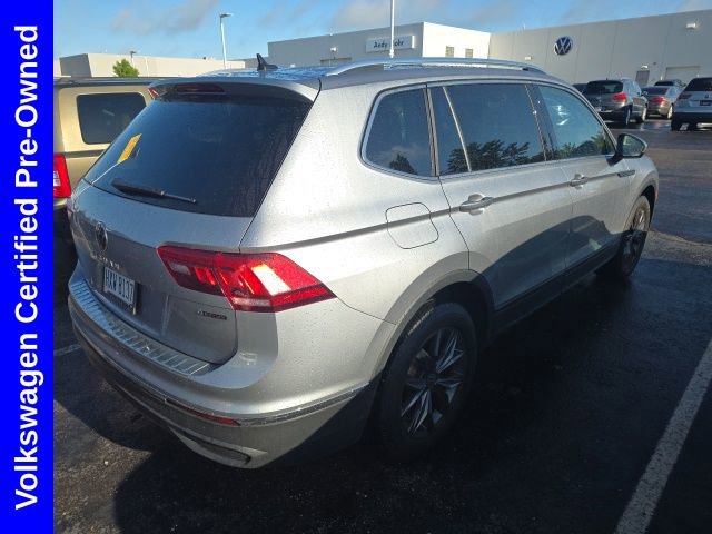Used 2022 Volkswagen Tiguan SE w/ Panoramic Sunroof Package AWD/4WD image 3