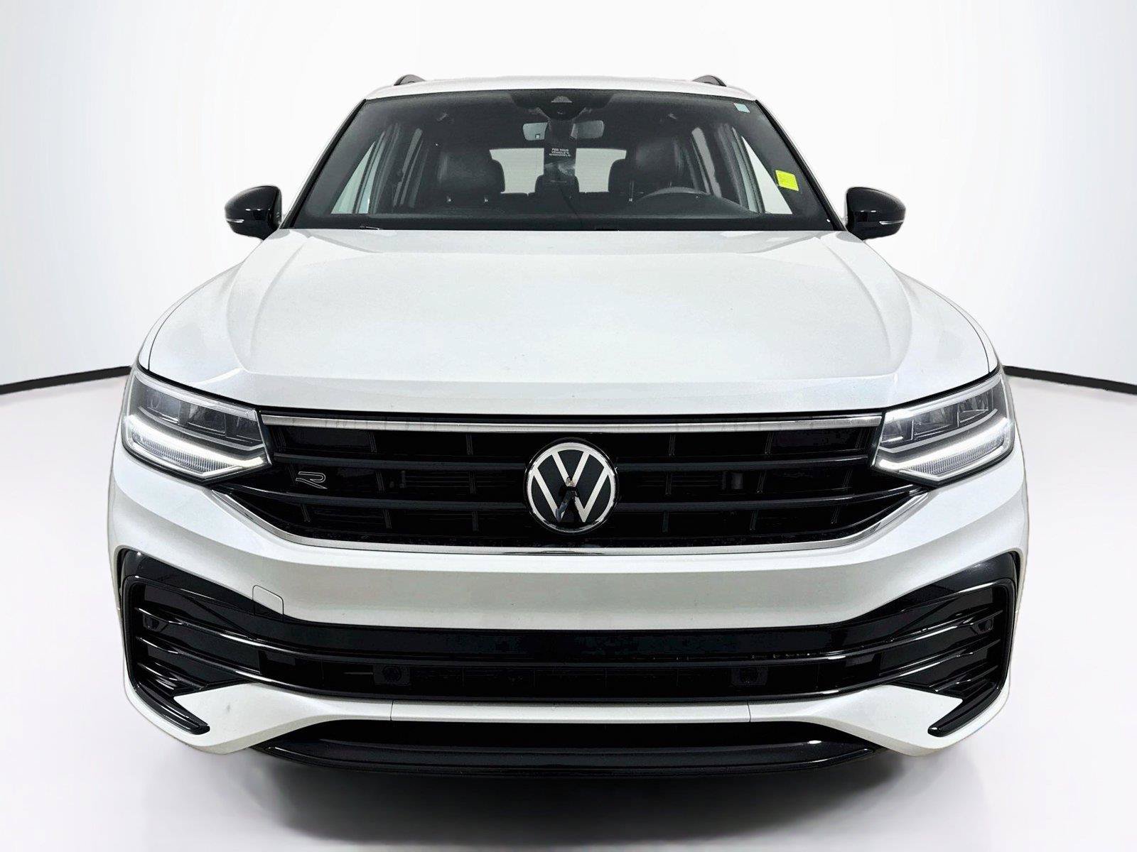 Certified 2023 Volkswagen Tiguan SE R-Line FWD image 4