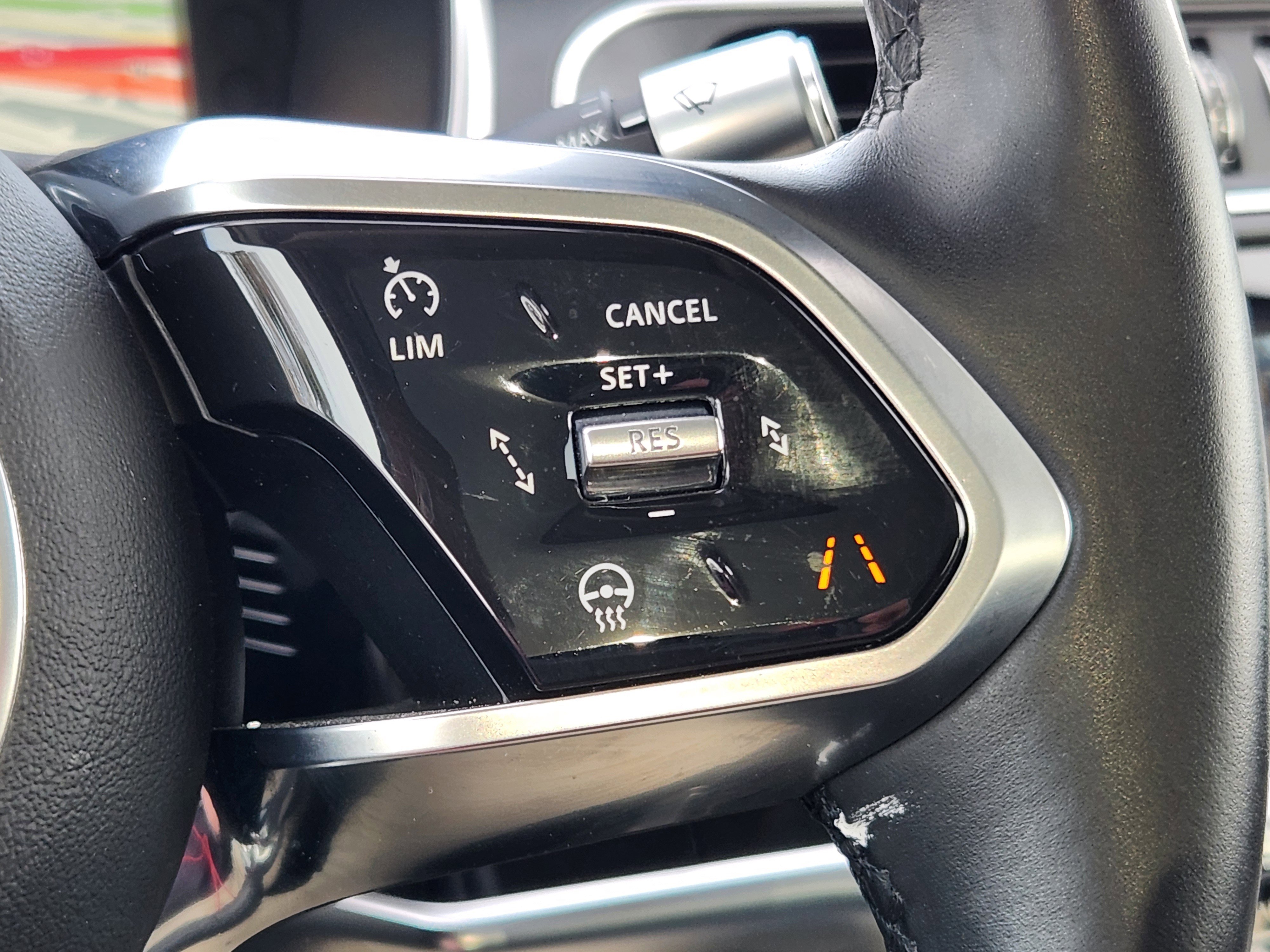 Used 2020 Jaguar I-PACE SE image 31