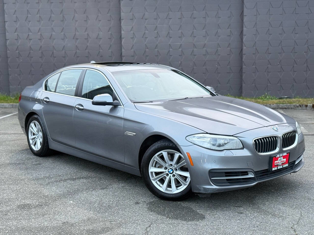 Used 2014 BMW 528i xDrive Sedan image 3