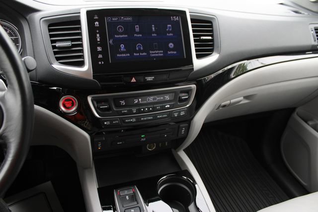 Used 2017 Honda Pilot Touring image 17