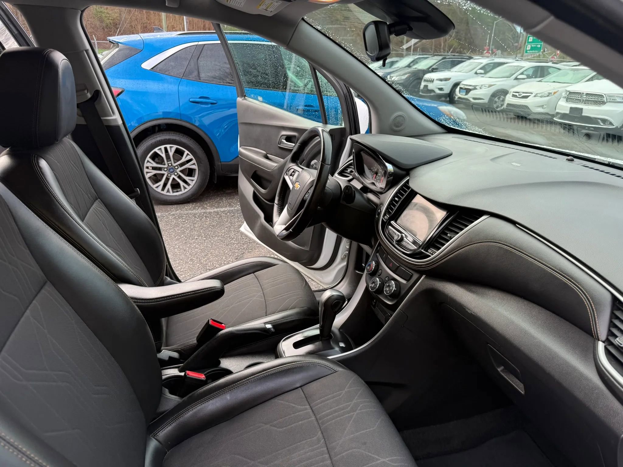 Used 2018 Chevrolet Trax LT w/ LT Convenience Package AWD/4WD image 10