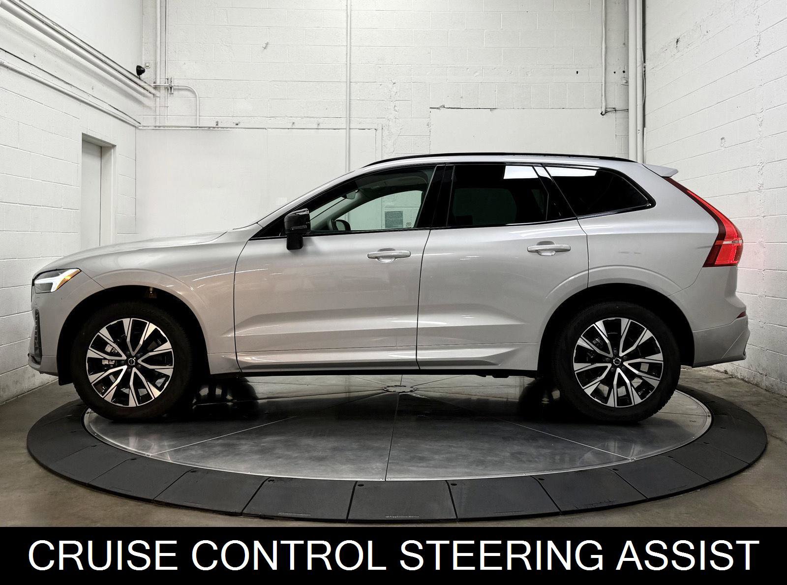 Used 2025 Volvo XC60 B5 Core w/ Climate Package image 6