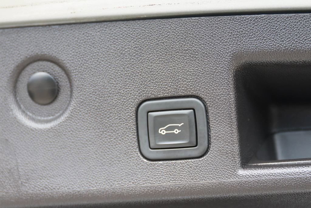 Used 2021 Chevrolet Equinox LT image 9