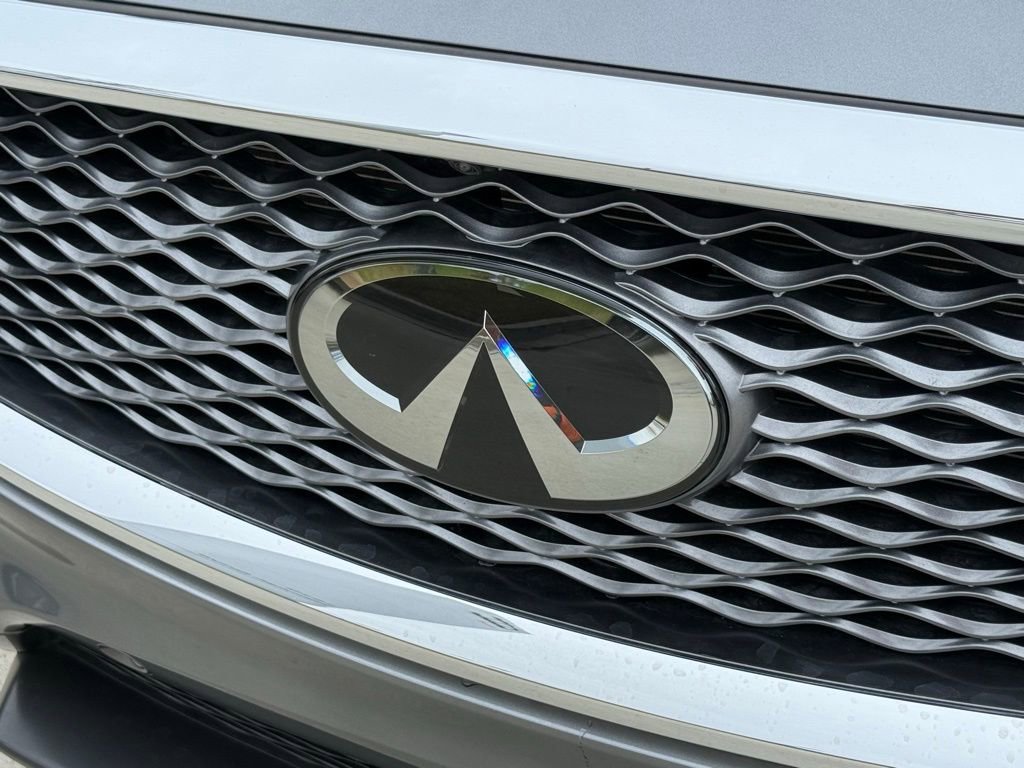 Used 2024 INFINITI QX50 Sensory image 7