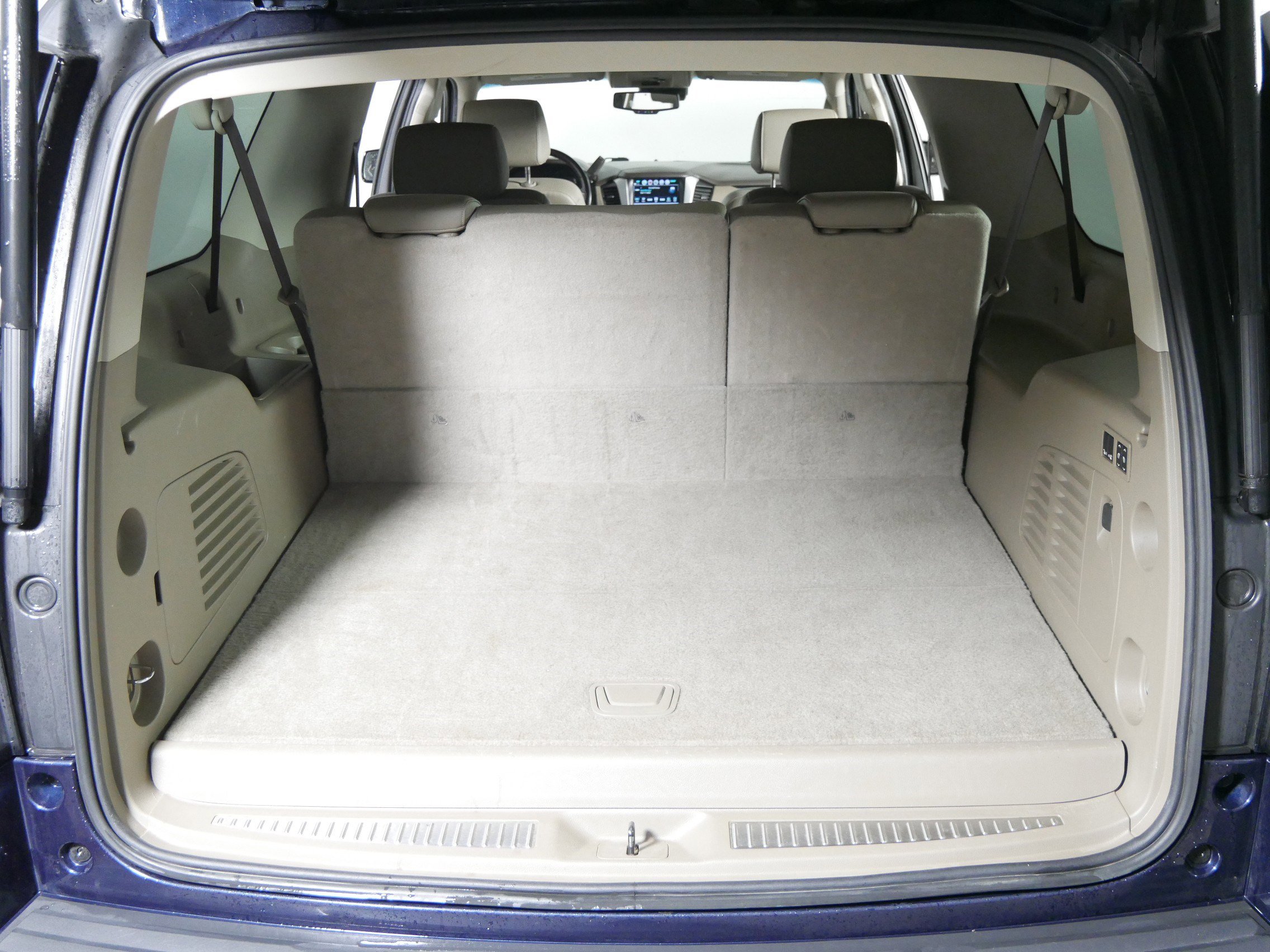 Used 2020 GMC Yukon XL SLT w/ Open Road Package image 18