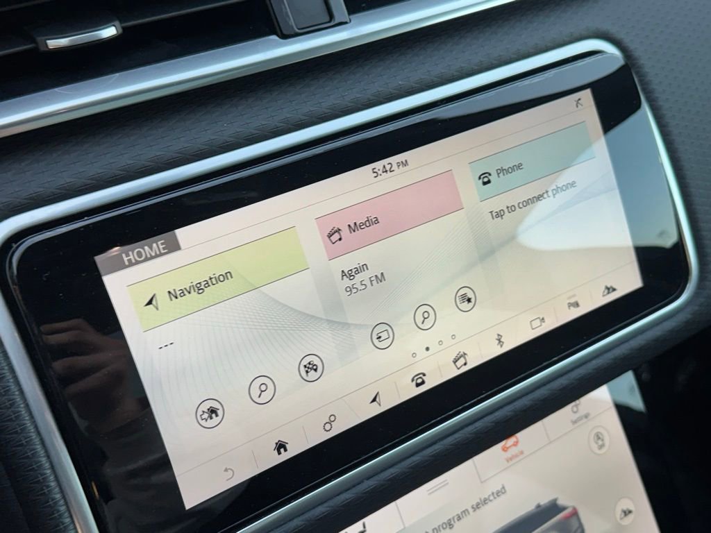 Used 2020 Land Rover Range Rover Velar S image 29