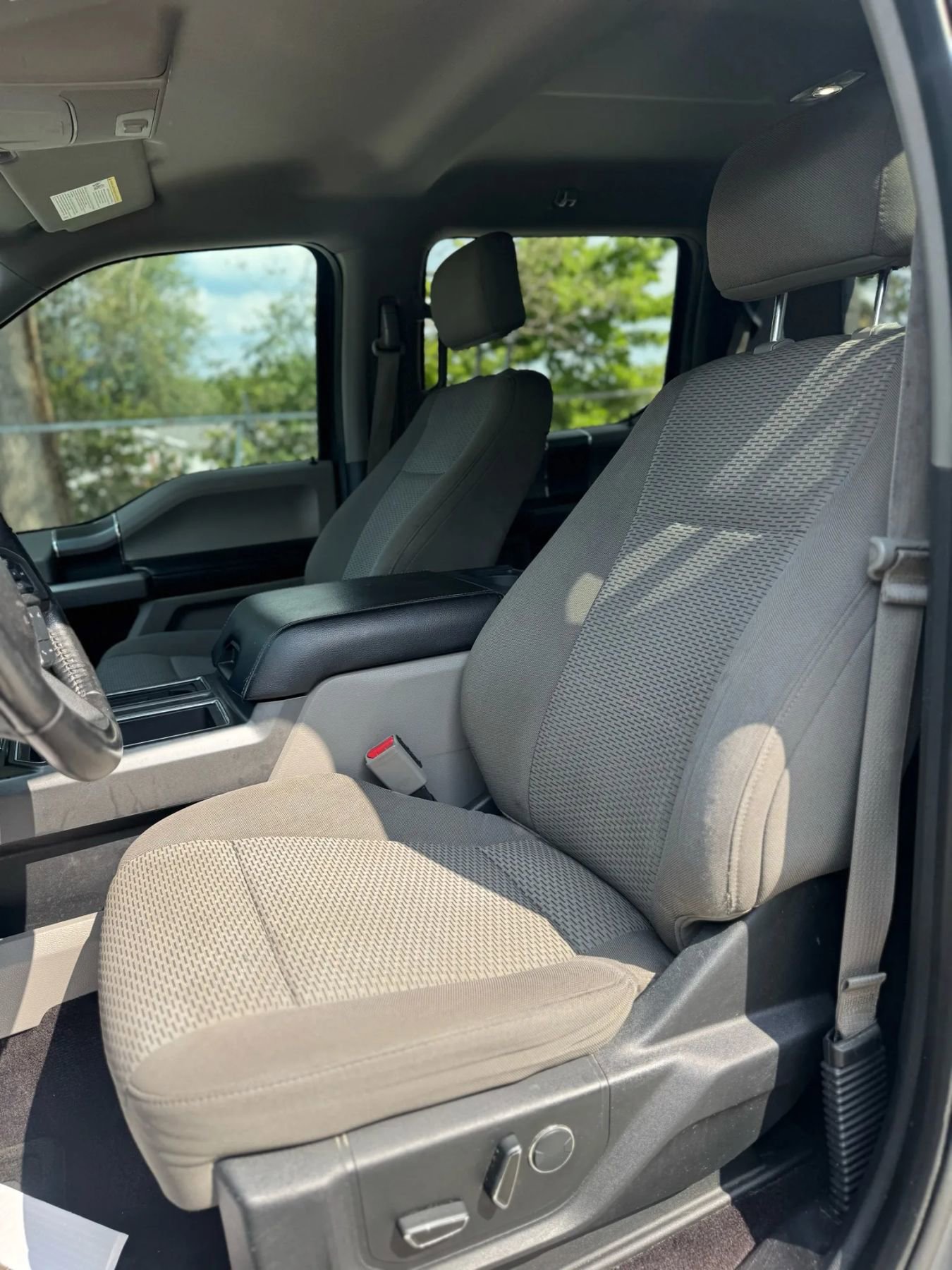 Used 2017 Ford F150 XLT w/ Equipment Group 302A Luxury image 10