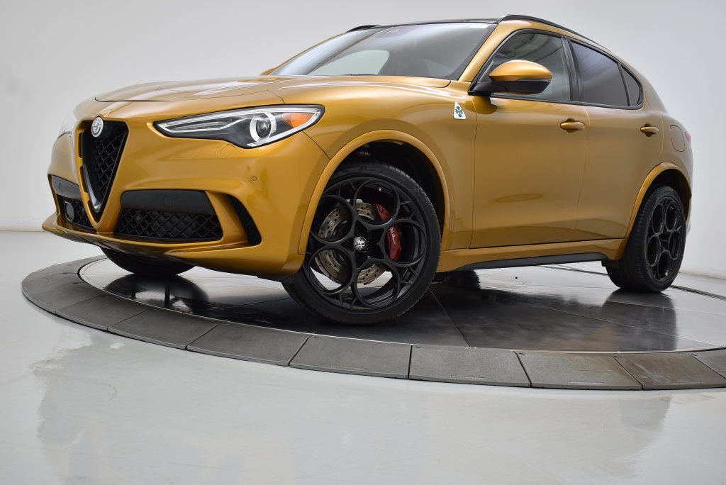 Used 2022 Alfa Romeo Stelvio Quadrifoglio w/ Active Assist Plus Package AWD/4WD image 6