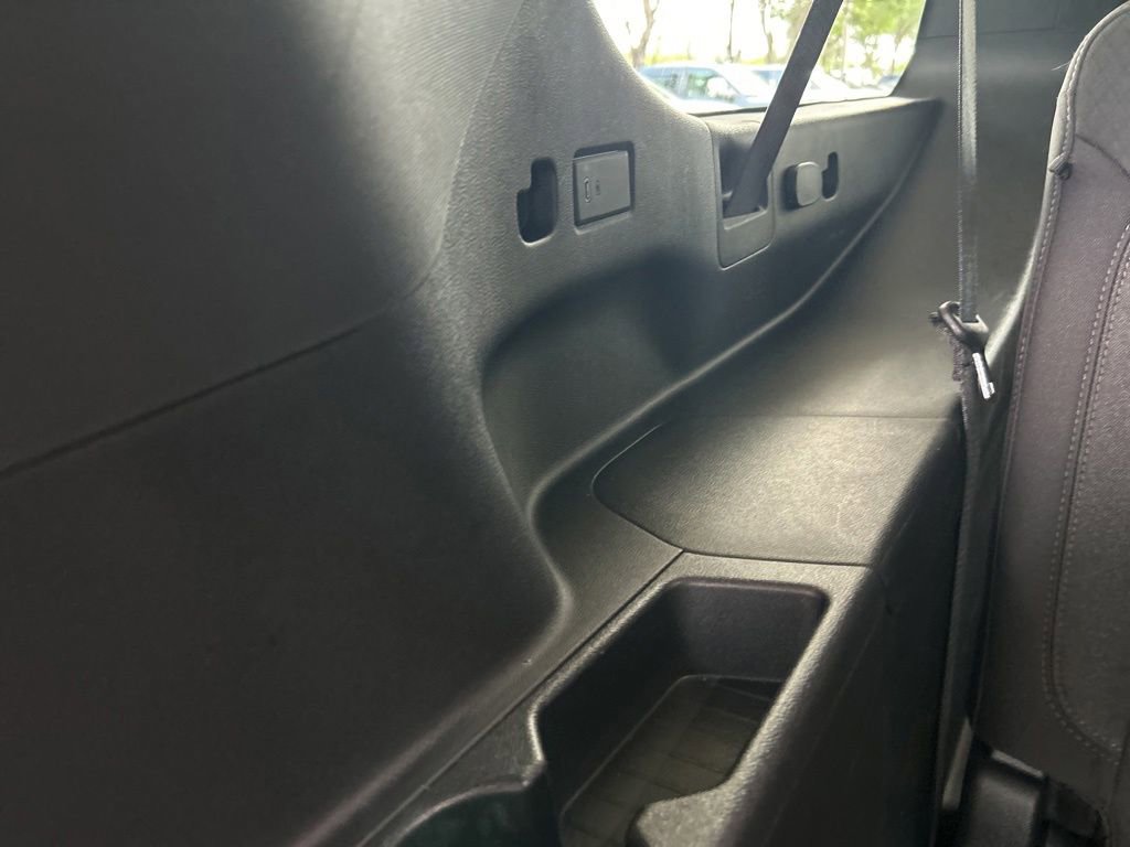 Used 2025 Chevrolet Suburban LS RWD image 33