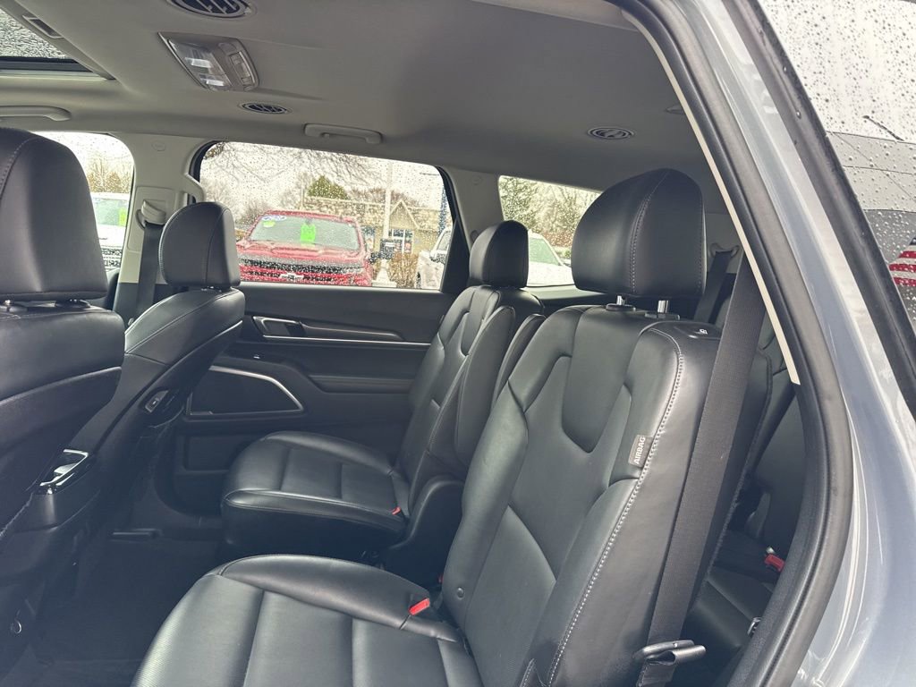 Used 2025 Kia Telluride S FWD image 37