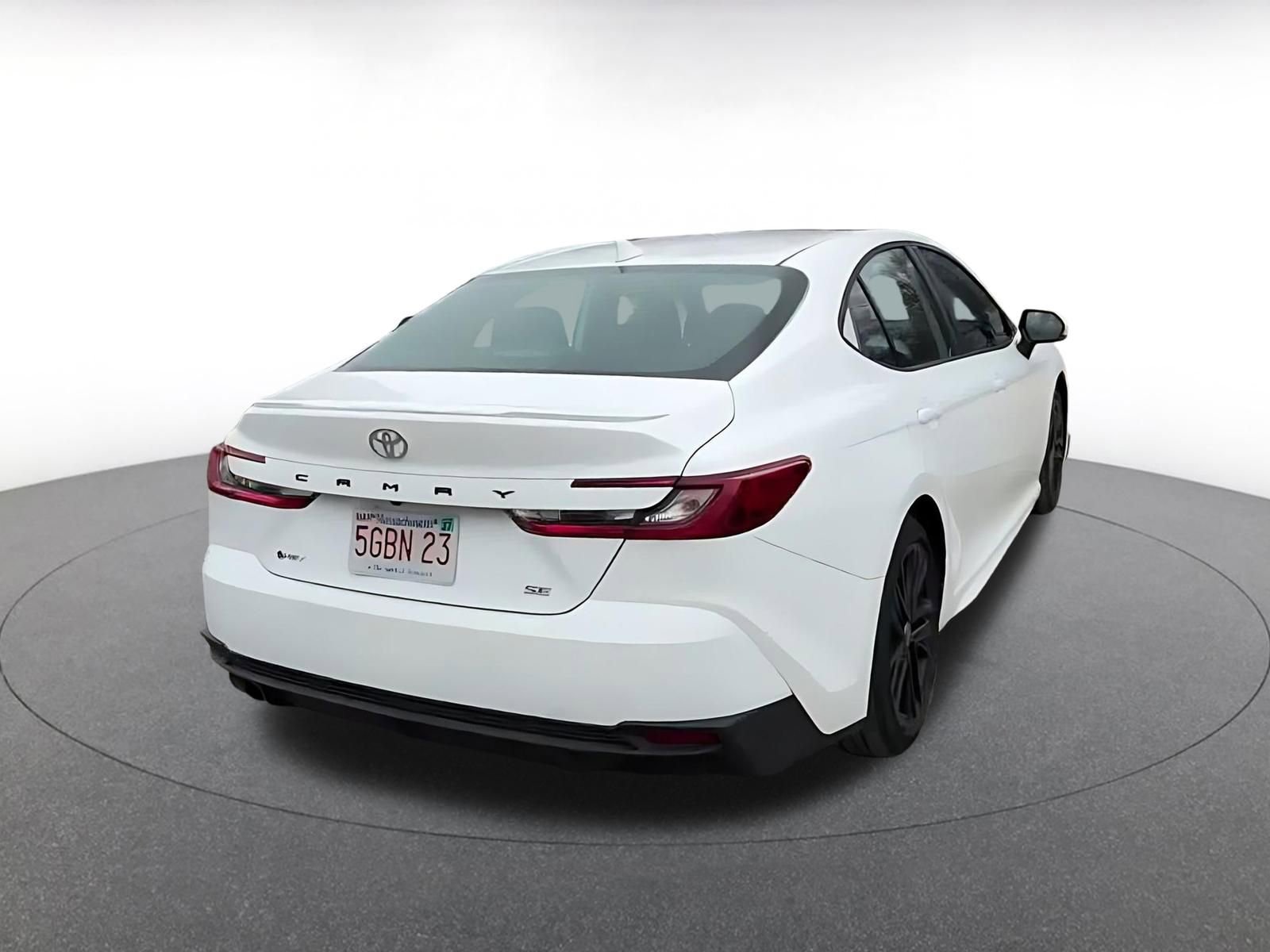 Used 2025 Toyota Camry SE FWD image 14