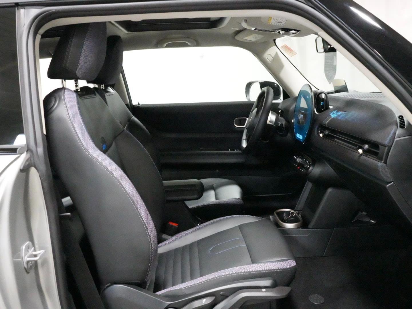 Certified 2025 MINI Cooper S image 7