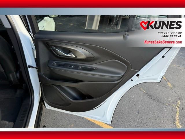 Used 2024 GMC Terrain SLT image 21