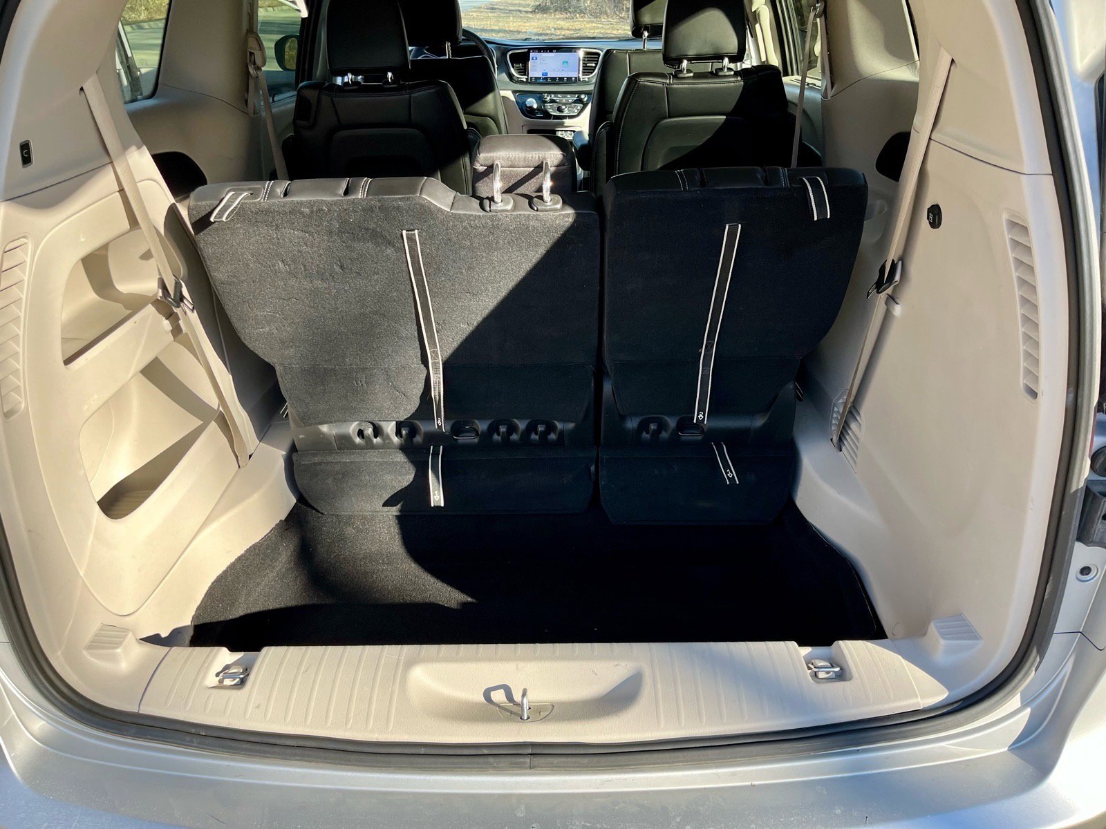 Used 2024 Chrysler Pacifica Touring-L FWD image 21