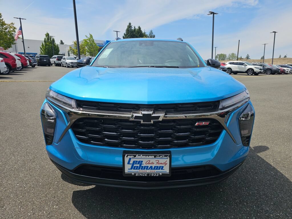 New 2026 Chevrolet Trax RS w/ Driver Confidence Package FWD image 2
