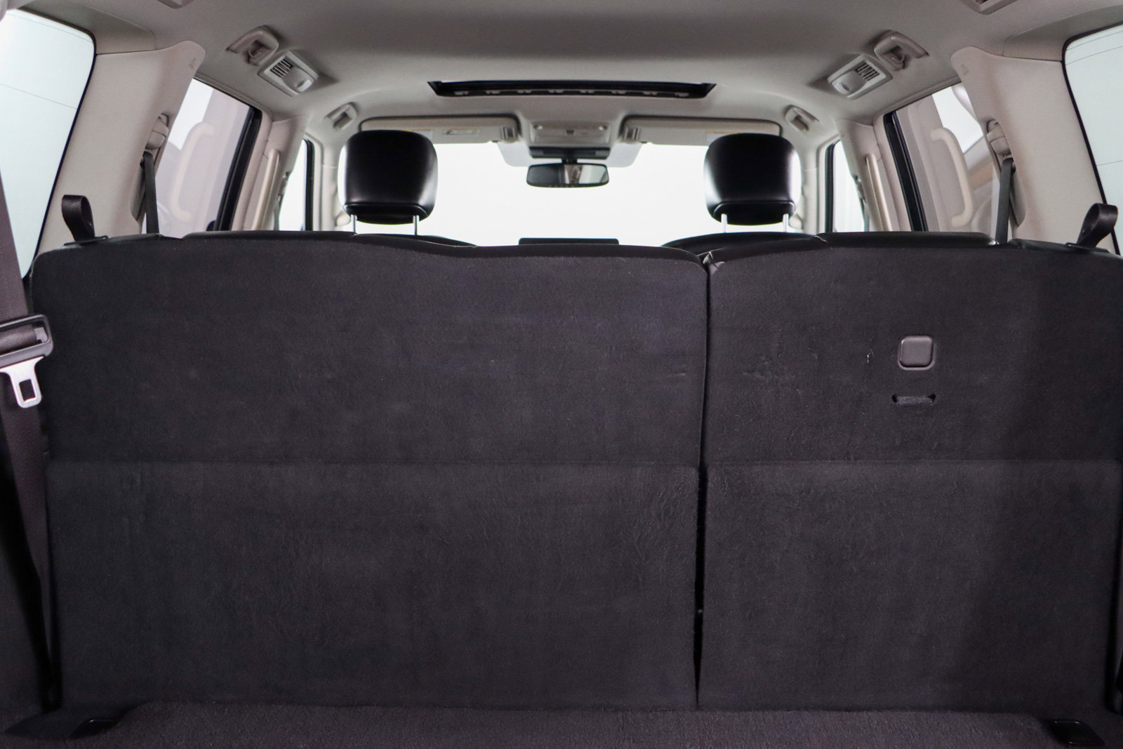 Used 2022 Nissan Armada SL w/ Captain's Chairs Package image 32