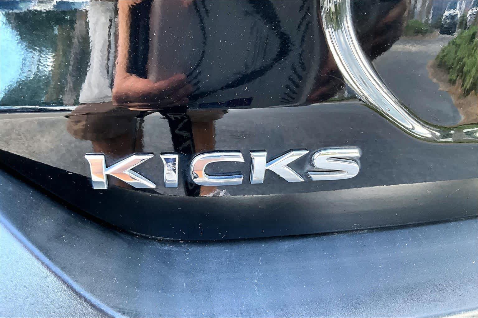 Used 2018 Nissan Kicks SV FWD image 33
