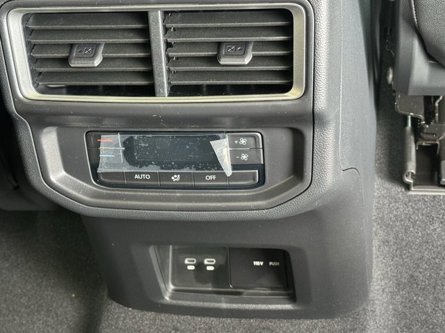 New 2026 Volkswagen Atlas Peak Edition image 10