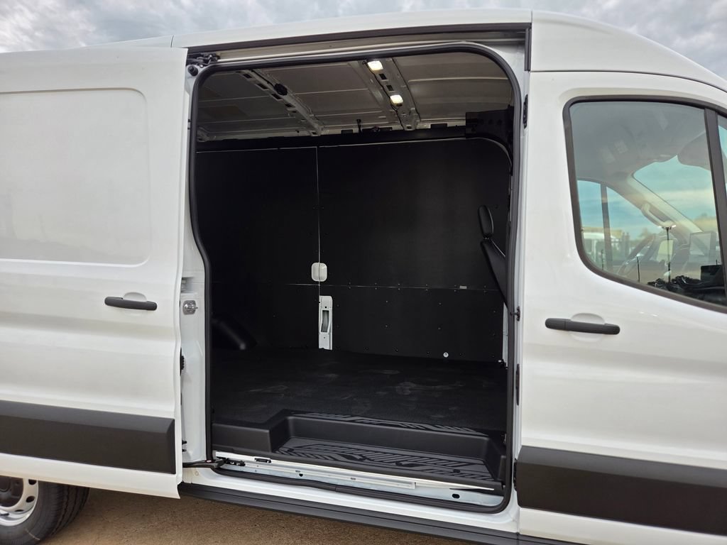 New 2026 Ford Transit 250 148 Medium Roof w/ Load Area Protection Package RWD image 11