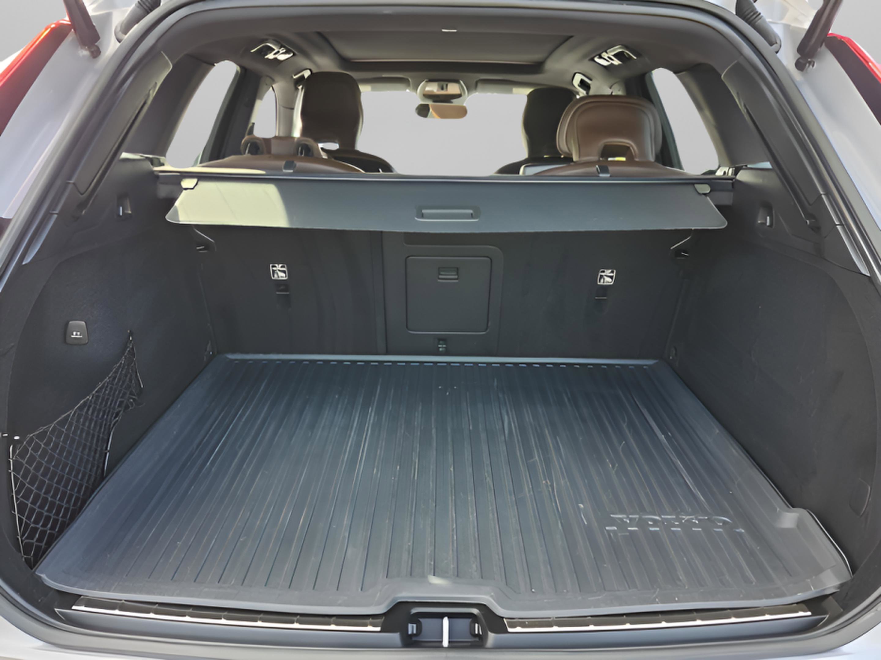 Used 2022 Volvo XC60 B5 Inscription w/ Advanced Package image 28