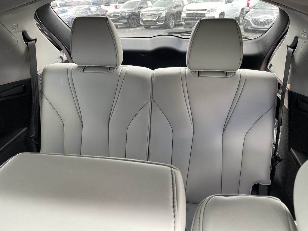 Used 2023 Acura MDX w/ Technology Package AWD/4WD image 24