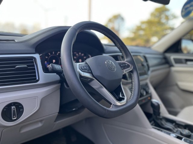 Used 2023 Volkswagen Atlas SE w/ Black Wheel Package image 17