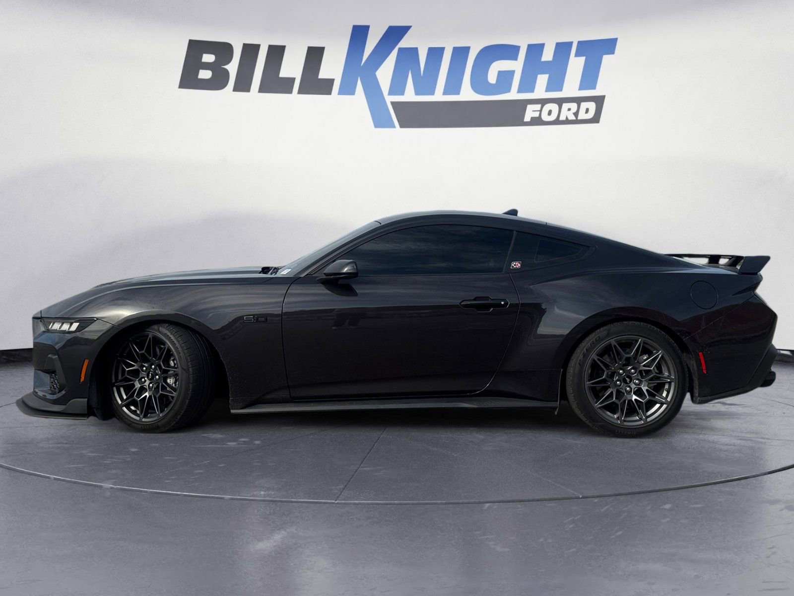 Used 2024 Ford Mustang GT RWD image 2