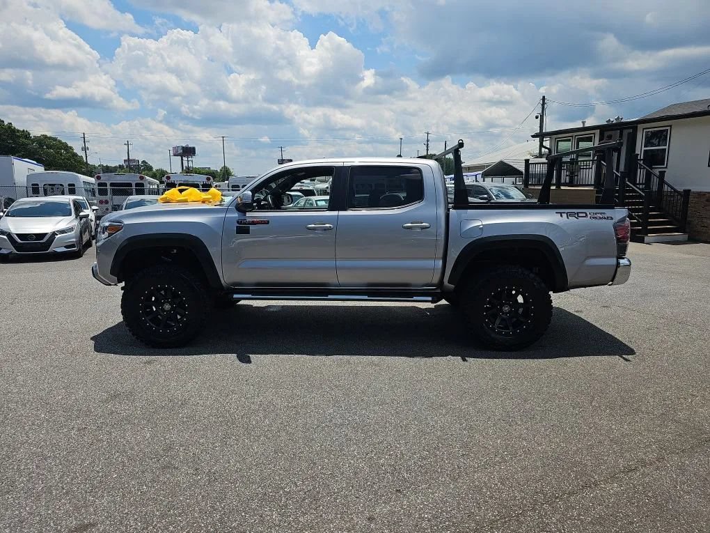Used 2017 Toyota Tacoma TRD Off-Road w/ Tow Package RWD image 6