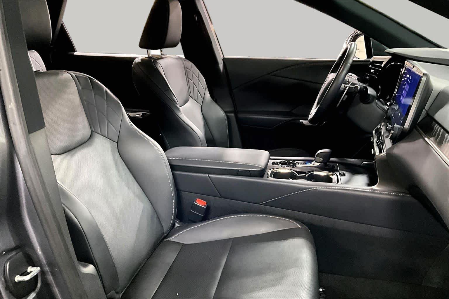 Used 2023 Lexus RX 350 Premium w/ Accessory Package AWD/4WD image 9
