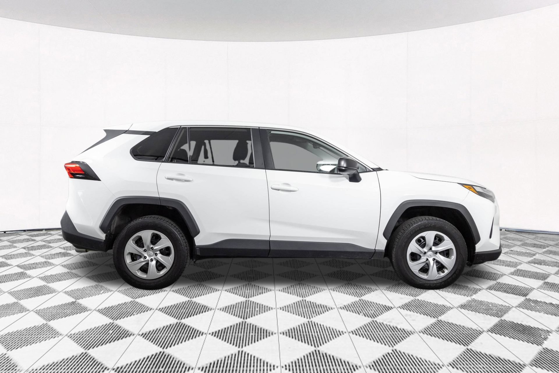 Used 2023 Toyota RAV4 LE AWD/4WD image 13