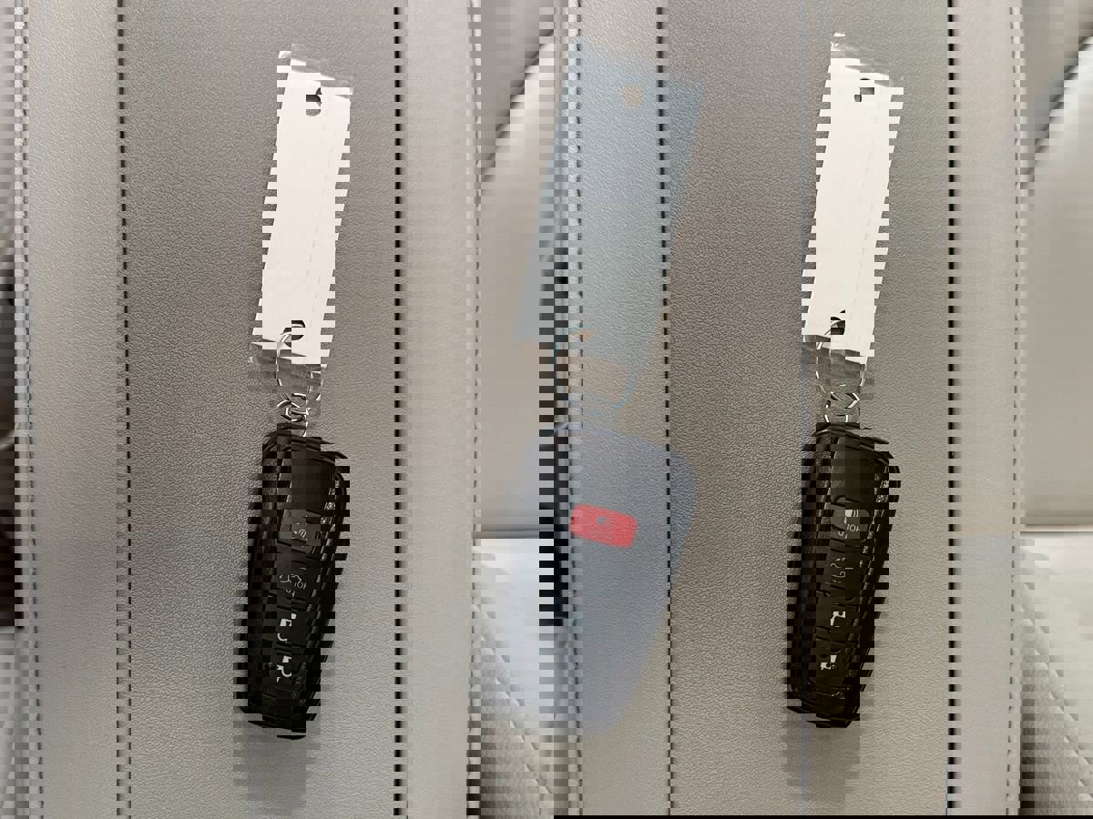 Used 2023 Toyota Highlander XLE image 33