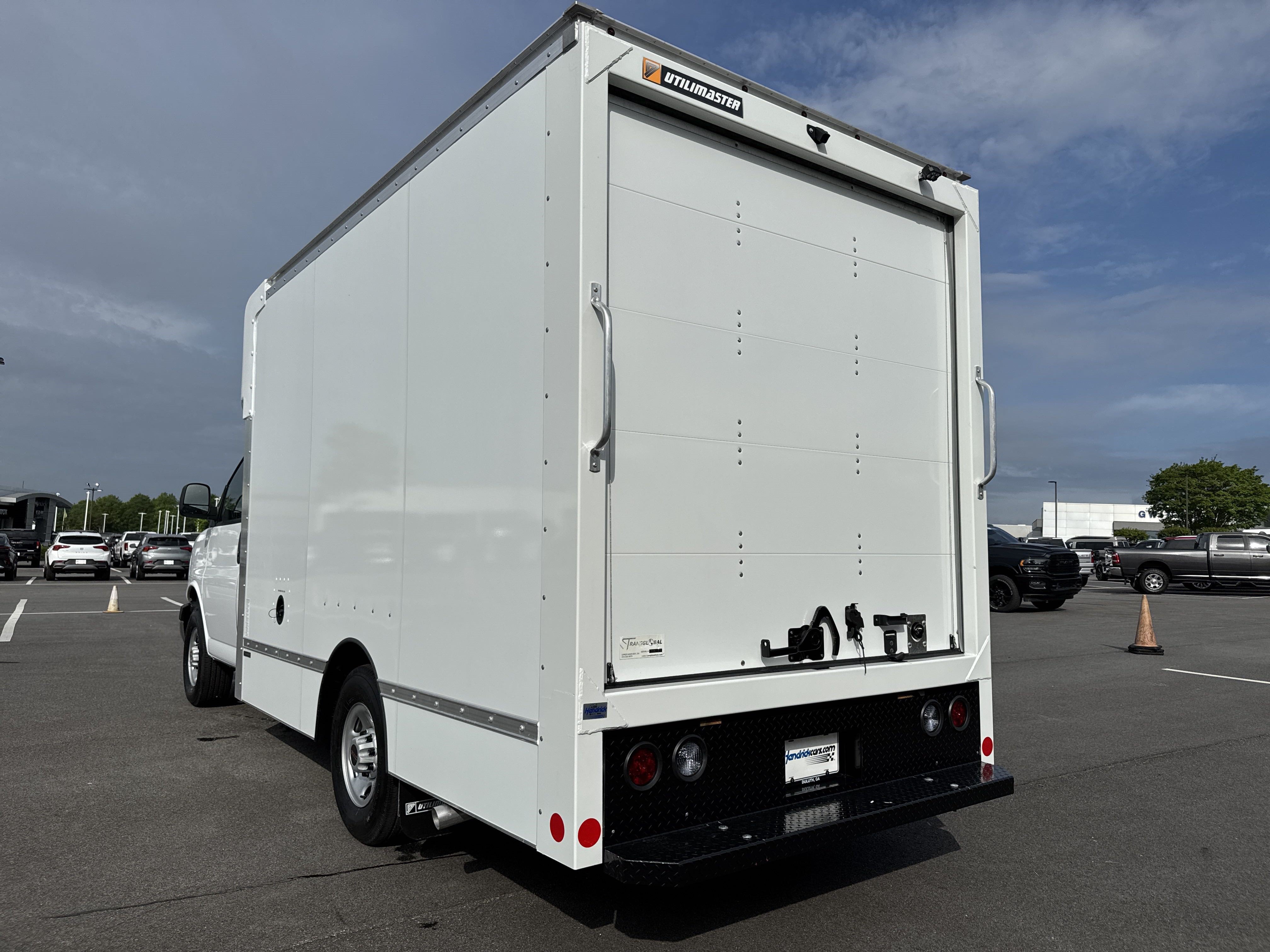 New 2025 GMC Savana 3500 w/ Power Convenience Package RWD image 8