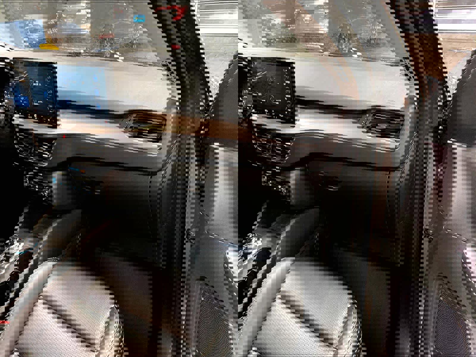 Used 2024 Ford Escape Platinum image 13