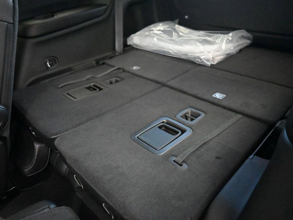 New 2025 Jeep Grand Cherokee L Limited w/ Black Appearance Package image 19