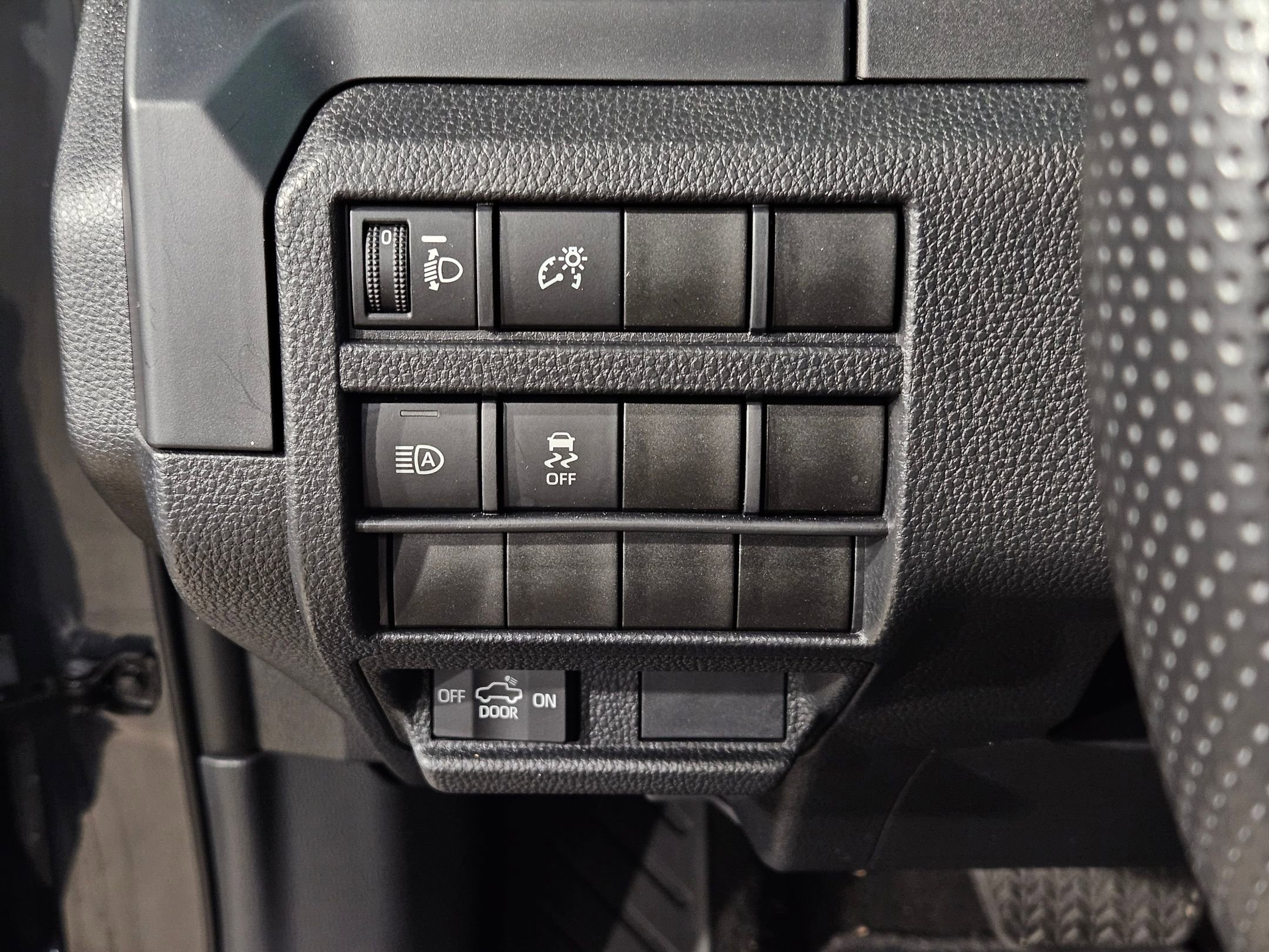 Certified 2024 Toyota Tacoma SR image 24