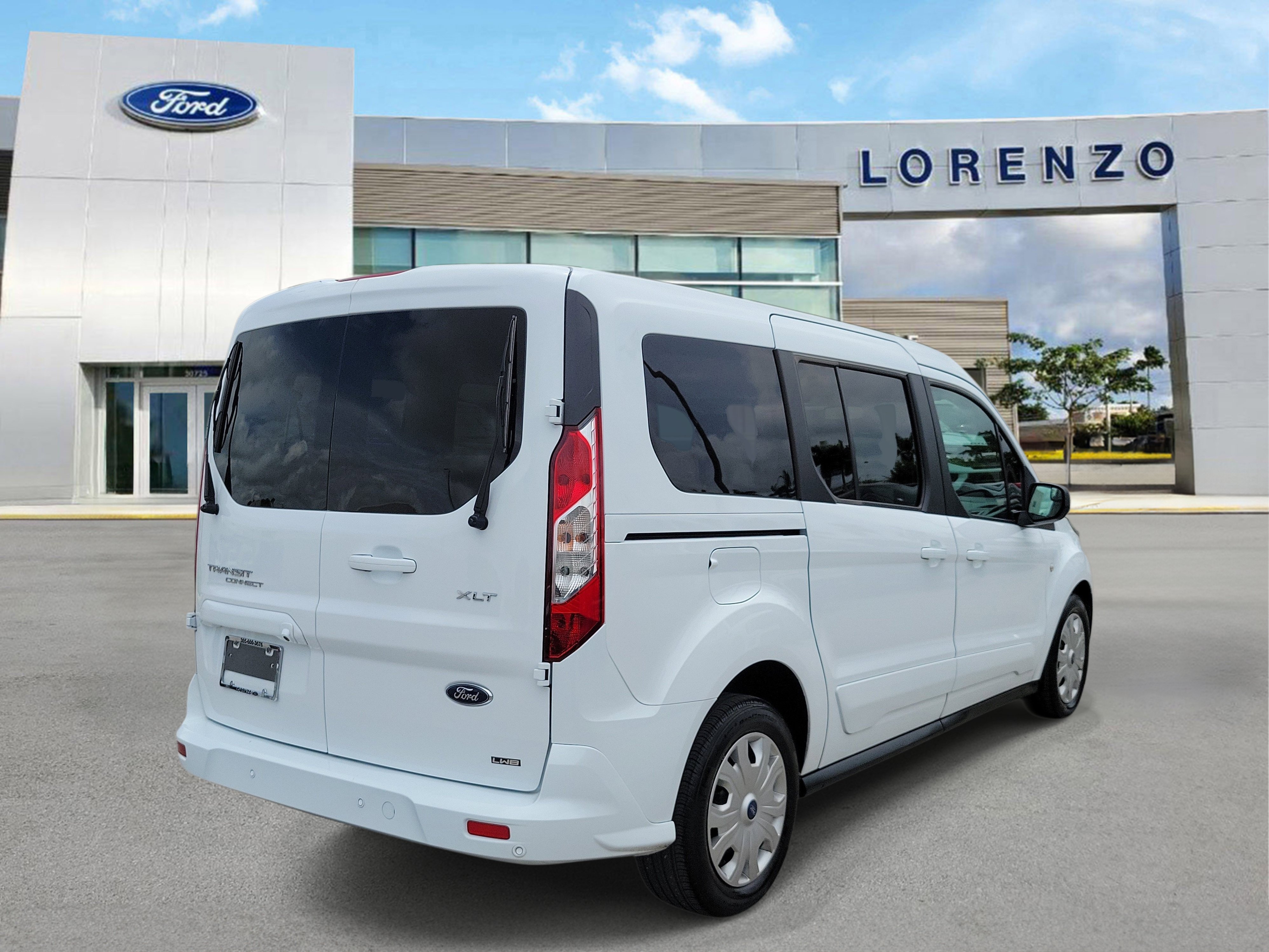 Used 2023 Ford Transit Connect XLT FWD image 5