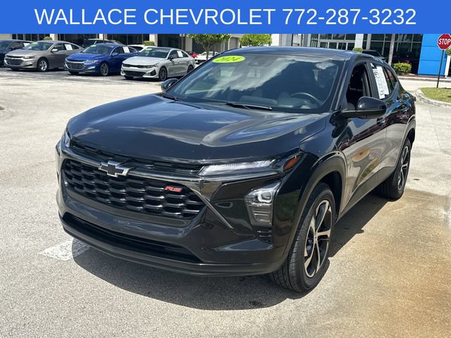Used 2024 Chevrolet Trax RS FWD image 3