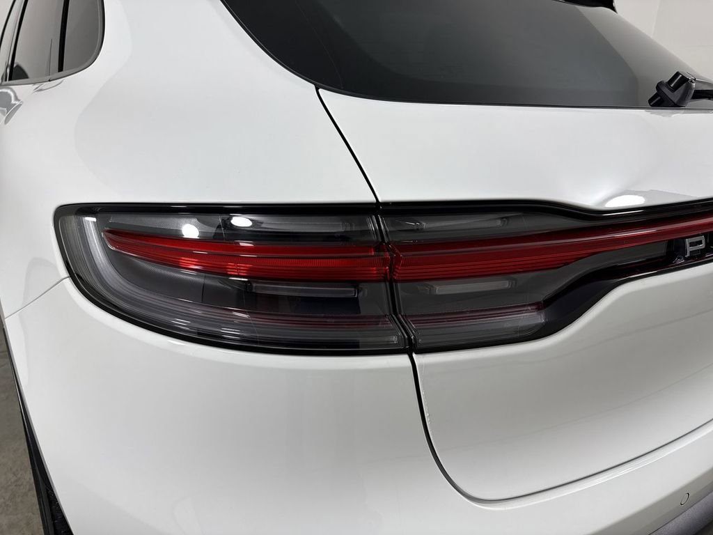 New 2026 Porsche Macan AWD/4WD image 18