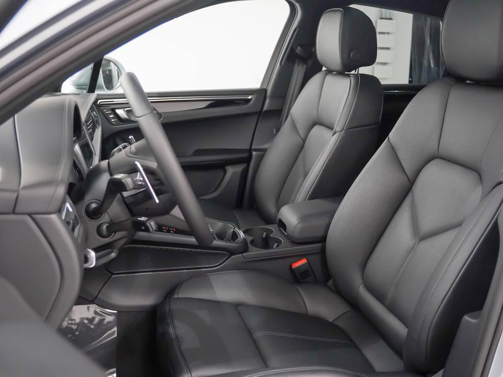 Used 2026 Porsche Macan image 5