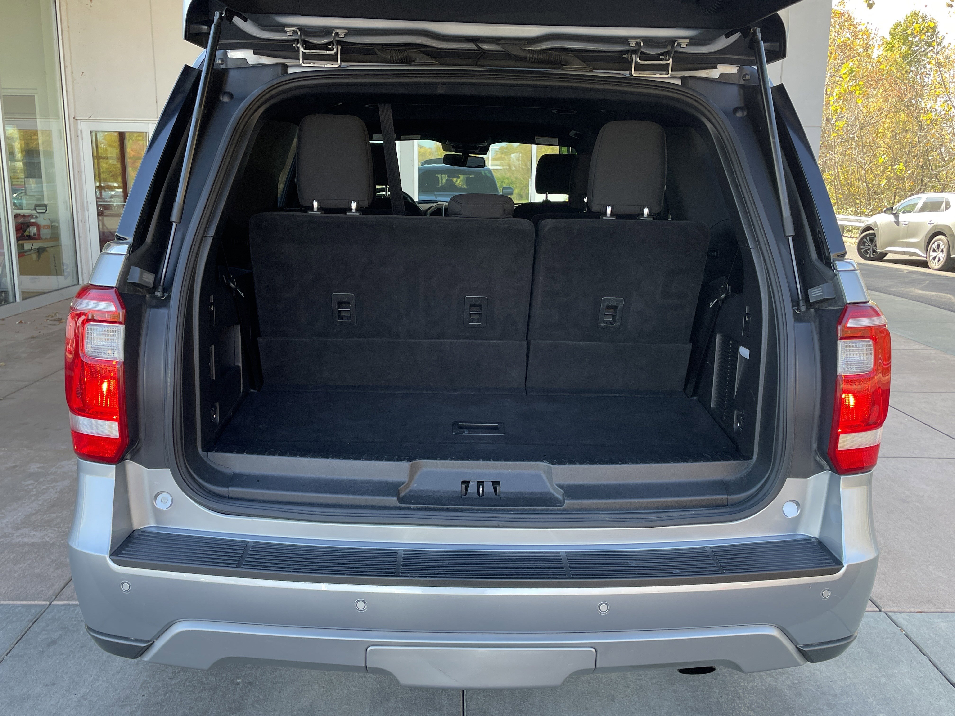 Used 2021 Ford Expedition XLT image 24