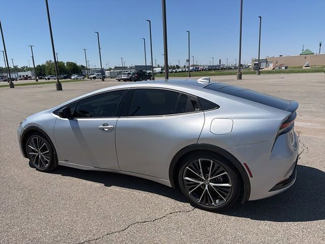 Used 2024 Toyota Prius XLE AWD/4WD image 14