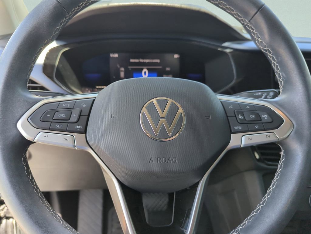 Certified 2022 Volkswagen Taos SE image 38