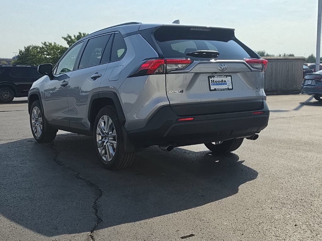Used 2019 Toyota RAV4 XLE Premium w/ Advanced Technology Package AWD/4WD image 5