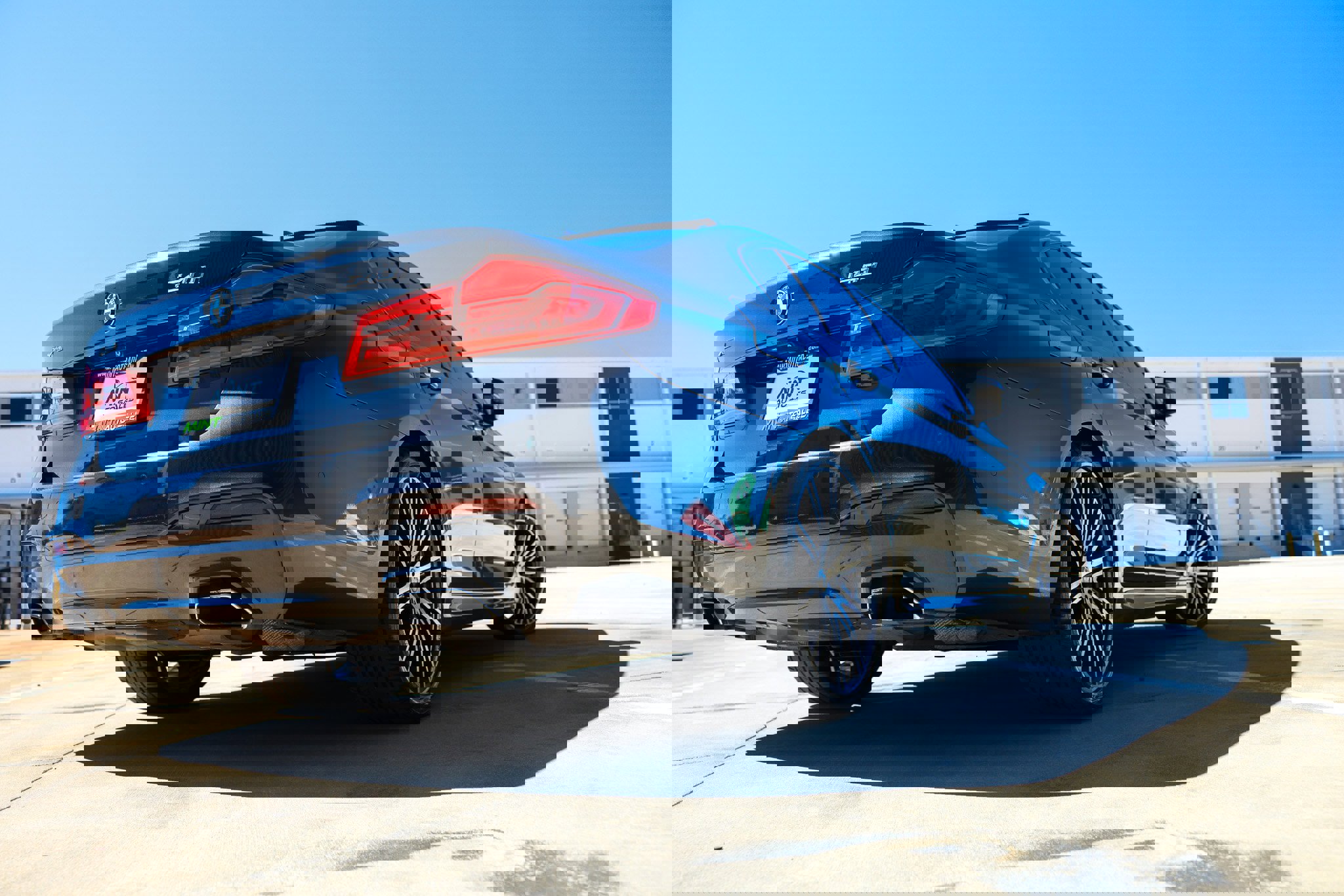 Used 2017 BMW 540i xDrive image 40