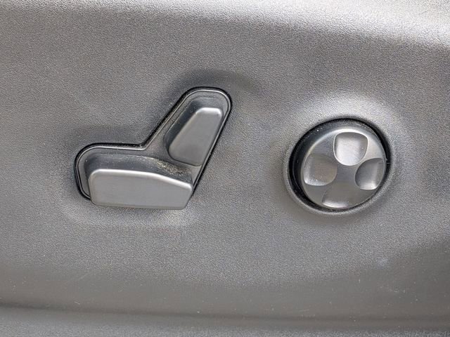 Used 2018 Chrysler Pacifica Touring-L image 18