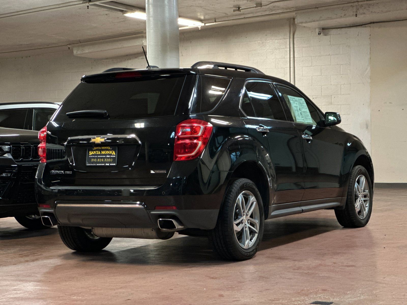 Used 2017 Chevrolet Equinox Premier w/ Enhanced Convenience Package image 5