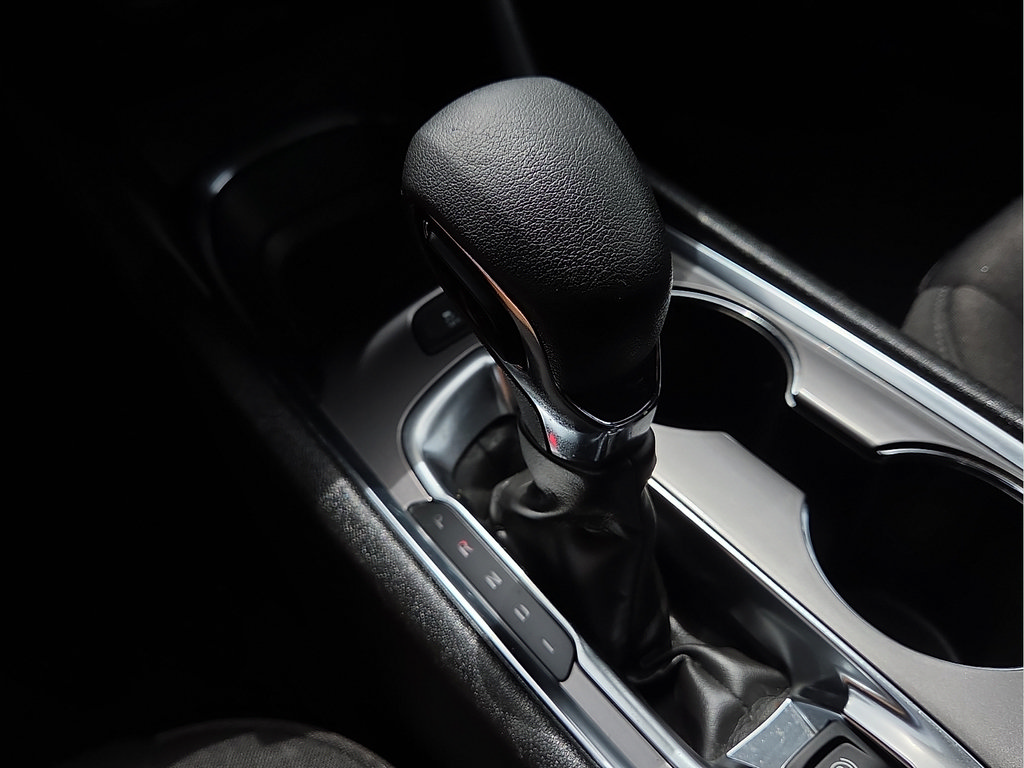 Used 2025 Chevrolet Malibu LT FWD image 20